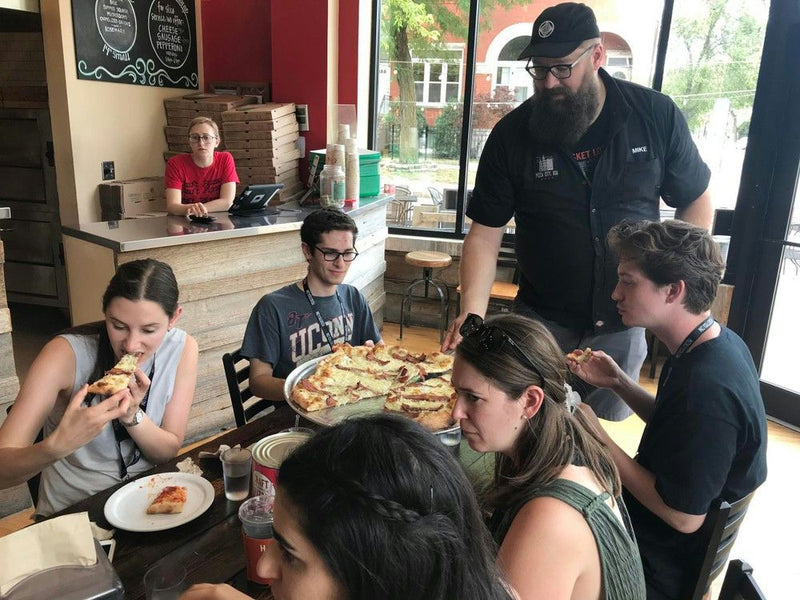 enjoying-pizzas