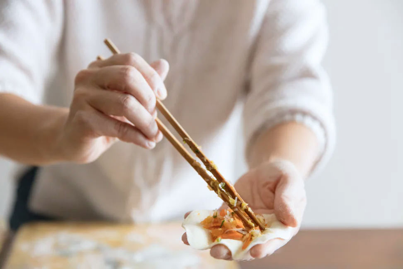filling gyoza in class