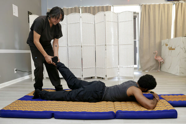 thai yoga session