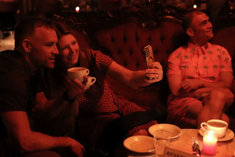 fun-selfie-in-speakeasy