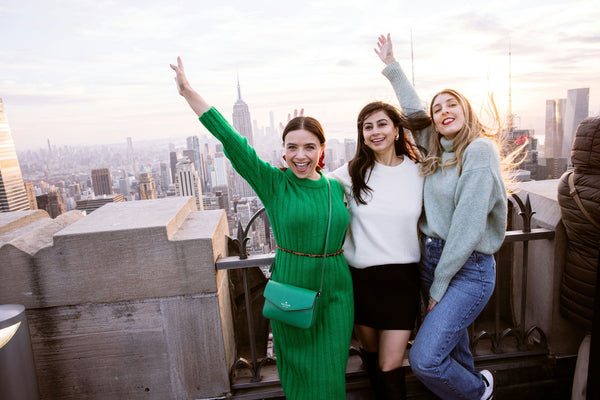 girls-at-top-of-the-rock