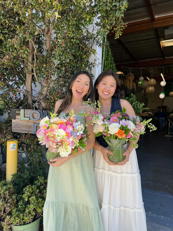 girls-with-flowers