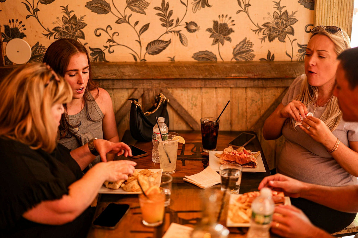group-eating-seafood