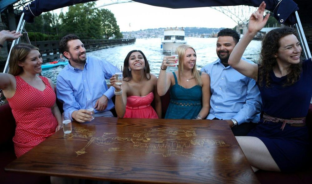 group-enjoying-drinks-on-water