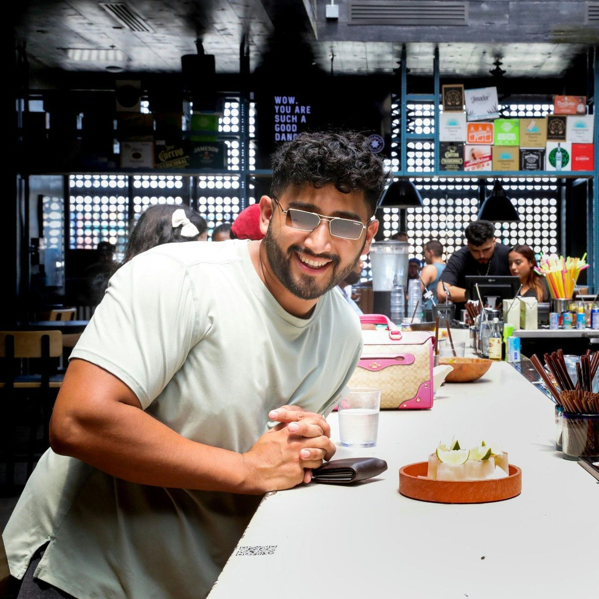 guy-at-bar
