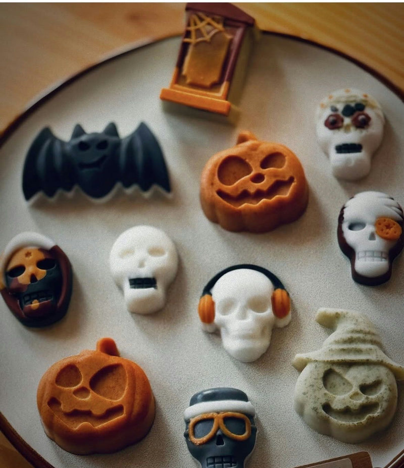 halloween-soap-making-class-lombard-spooky-soaps.jpg