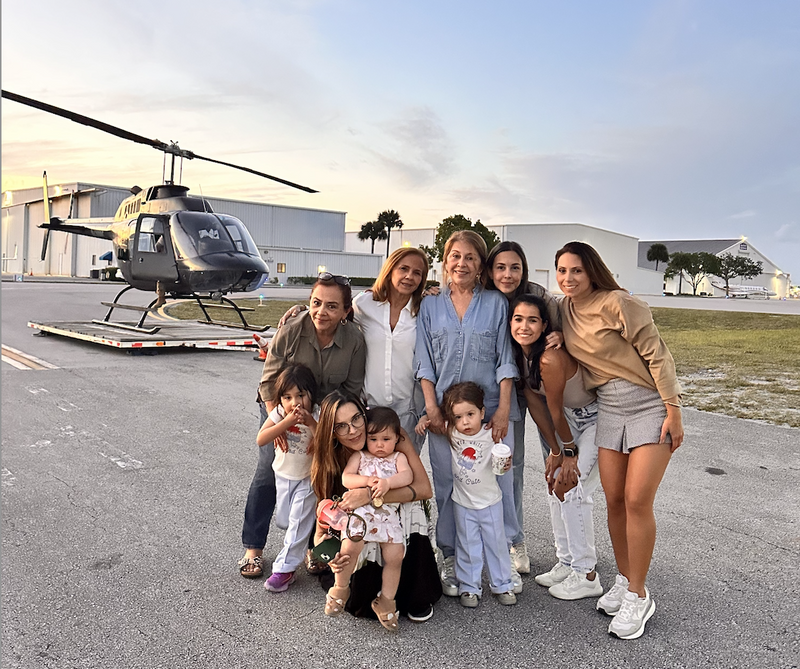 happy-family-photo-with-helicopter