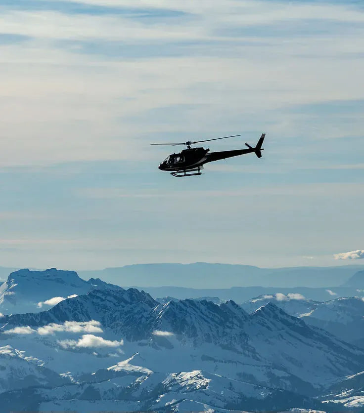 helicopter-with-mountains