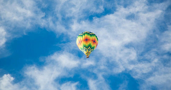 hot-air-balloon-in-sky-jpeg