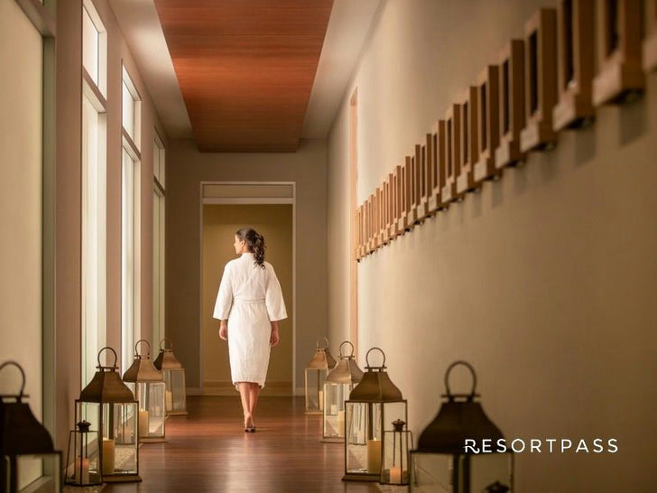 Hot Stone Massage at Leaf Spa at Fairmont Chicago