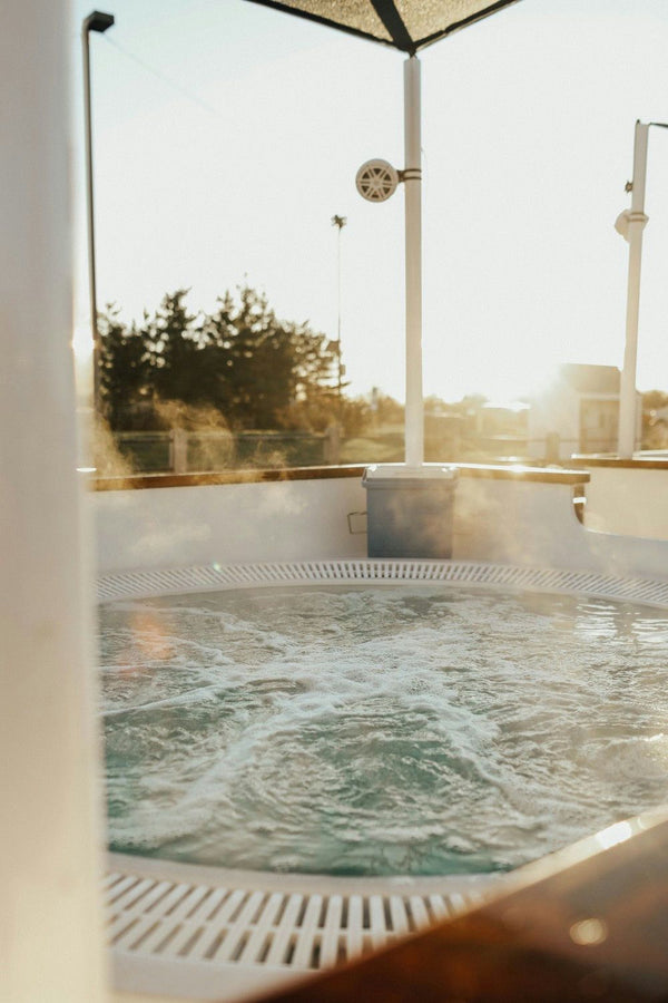 hot-tub-boat