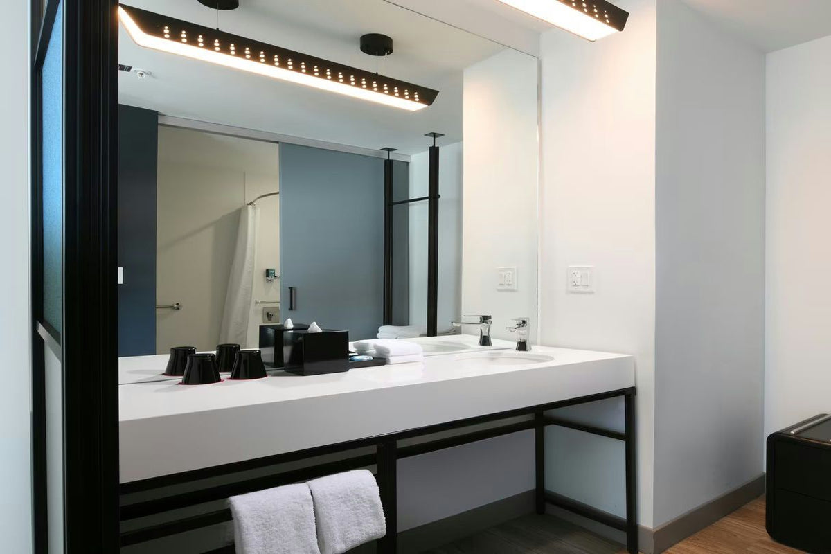 hotel-bathroom