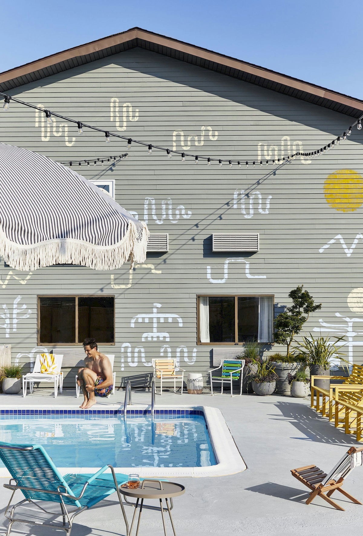 hotel-pool
