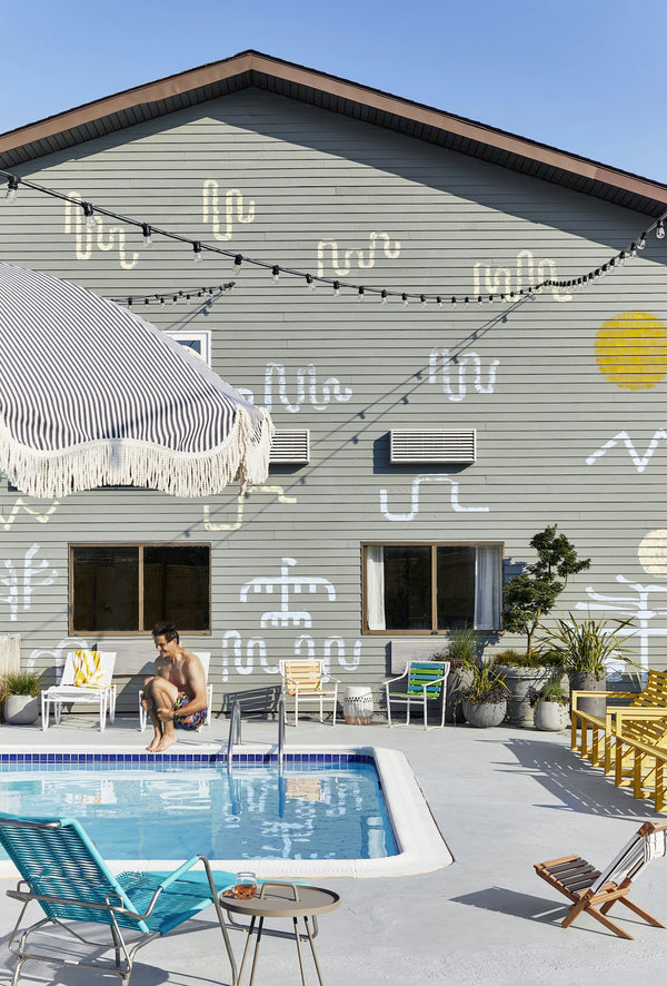hotel-pool