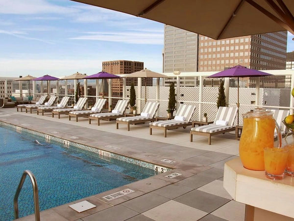 hotel-pool