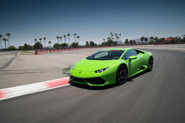 Huracan on track
