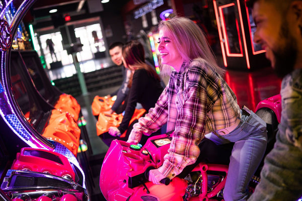 joyful_players_in_the_arcade