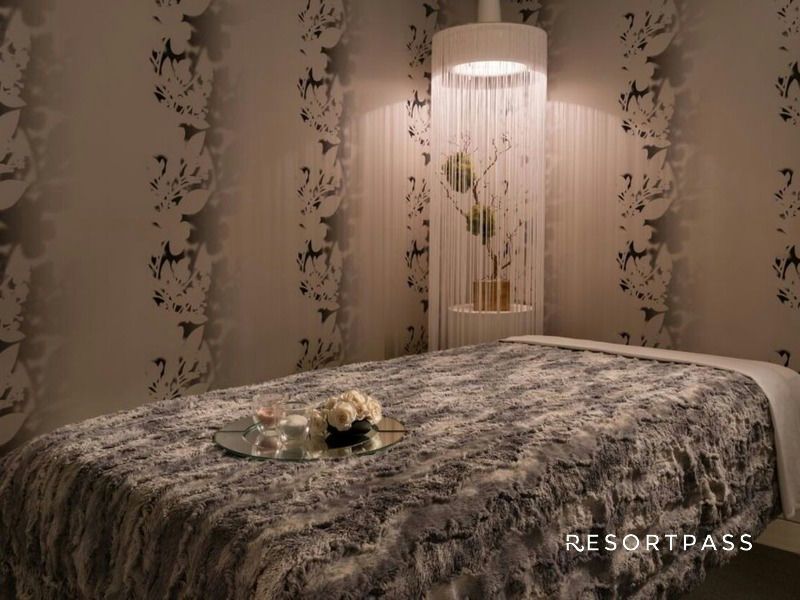 jw-marriott-los-angeles-la-live-relaxation-massage-spa-pass-spa-treatment-room-hero-logo.jpg