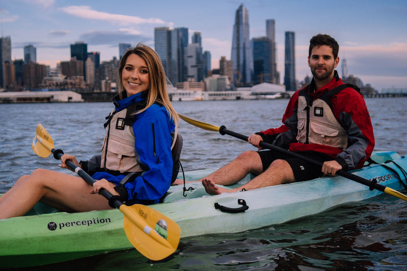 kayak-couple