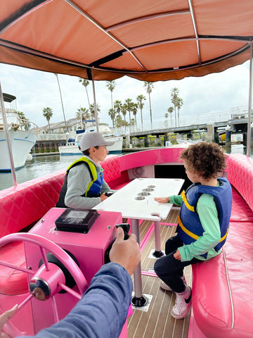 Private Pink Fantail Electric Boat in Alameda – Giftory