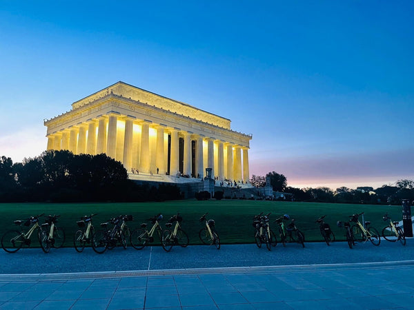 lincoln memorial at night.jpeg