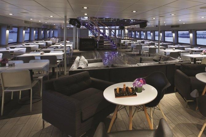 lounge-of-cruise