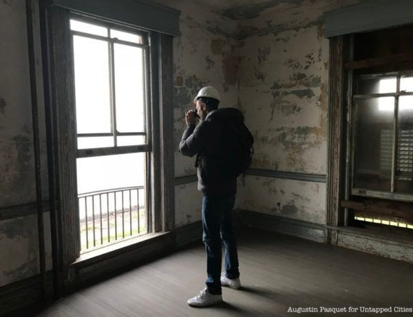 man-in-ellis-island-hospital-jpg