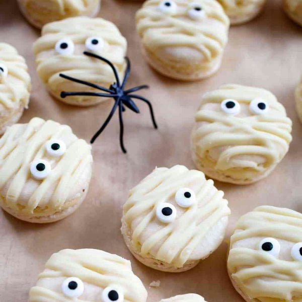 Mummy macarons