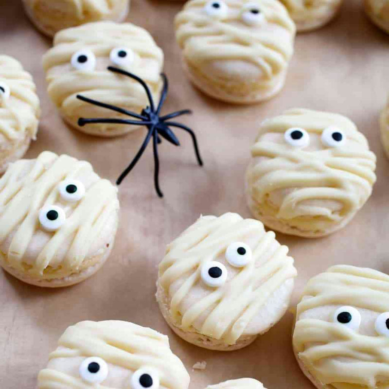 Mummy macarons