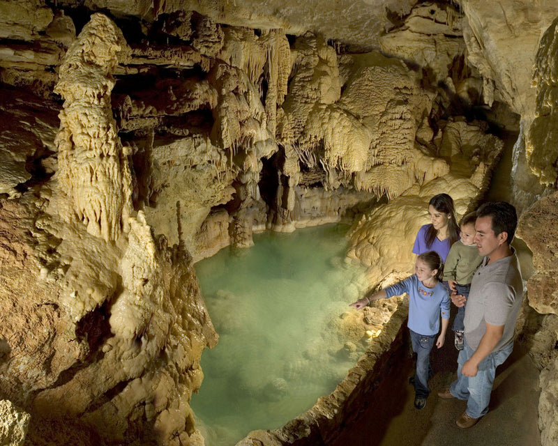natural-bridge-caverns-emerald-lake-_2_-_1_-jpg