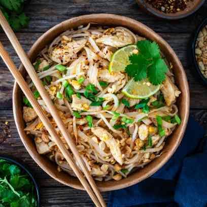 Pad Thai in cooking class