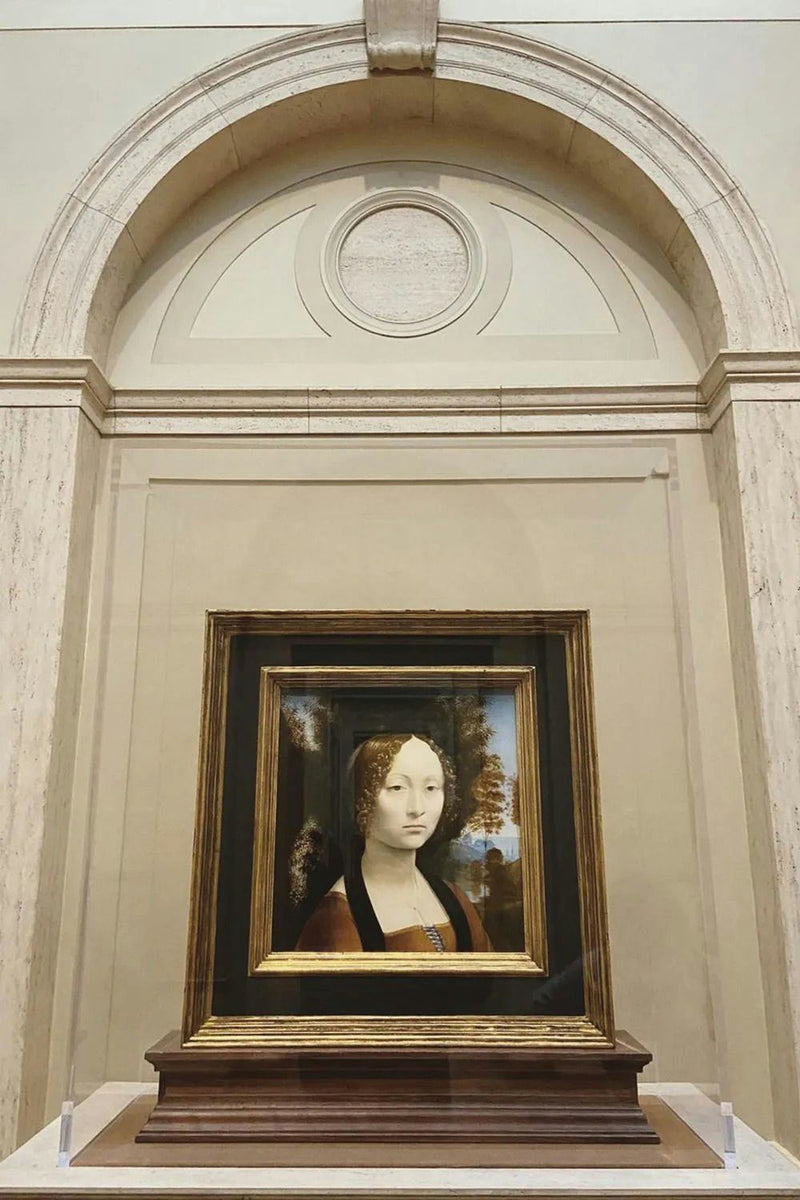 painting-in-gallery