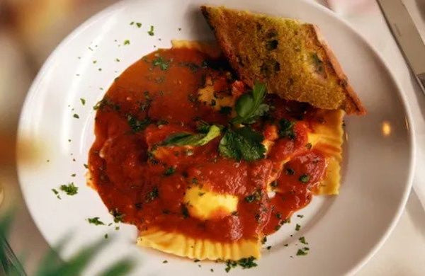 pasta-plated-with-sauce