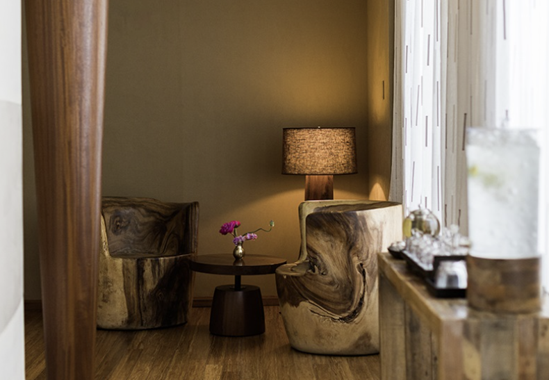 Peninsula seating area