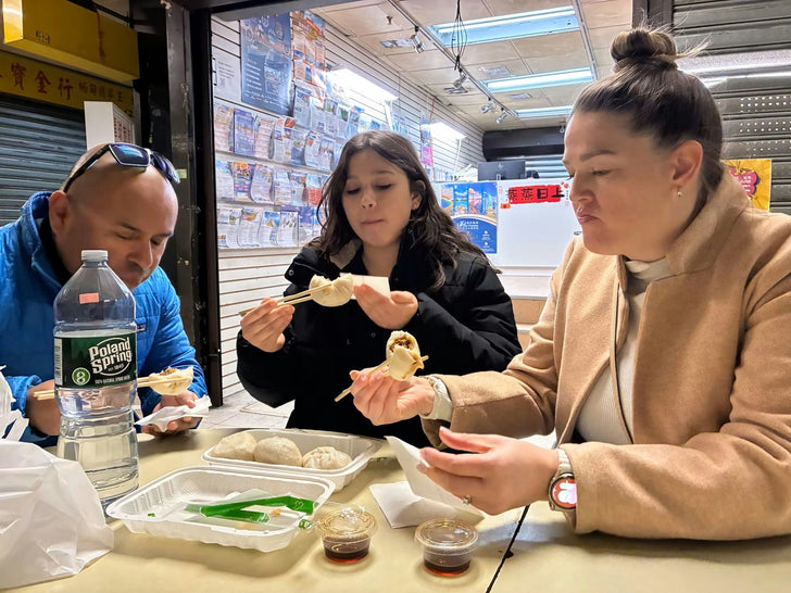 Best of Manhattan Neighborhoods Food and History Guided Tour