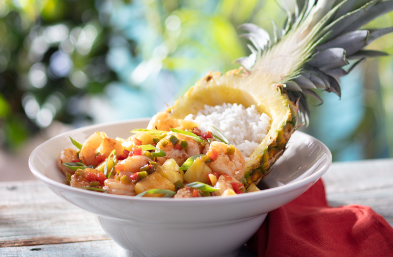 pineapple-bowl-with-shrimp