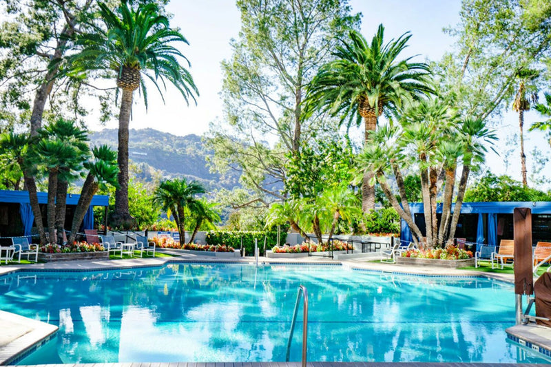 pool-day-pass-hilton-universal-city-poolside-hero-view.jpg