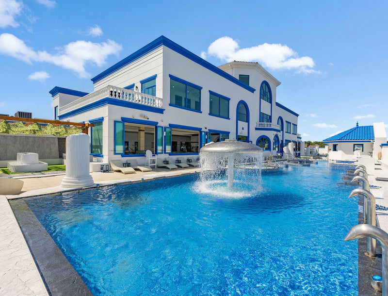 Poolside.jpg
