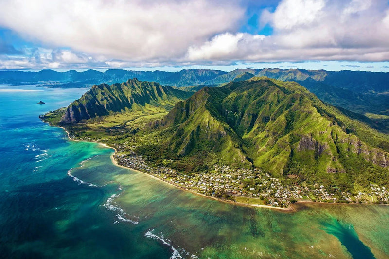 rainbowhelicopters_royalcrownofoahu_helicoptertour_hawaii_luciexyz-028_lg_002-scaled_sm-jpg