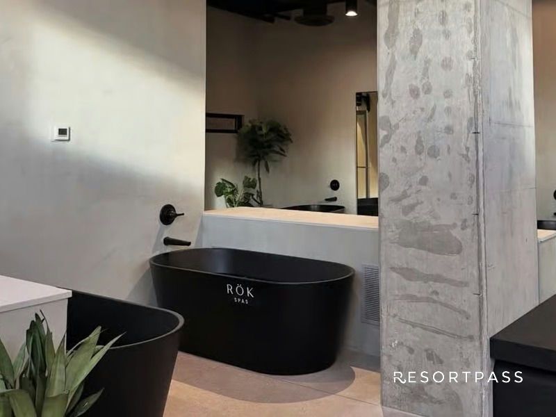 rok_spas_cold_plunge_resortpass_1.jpg
