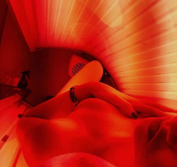 Ruby Red Light Bed at Tracie Martyn Spa