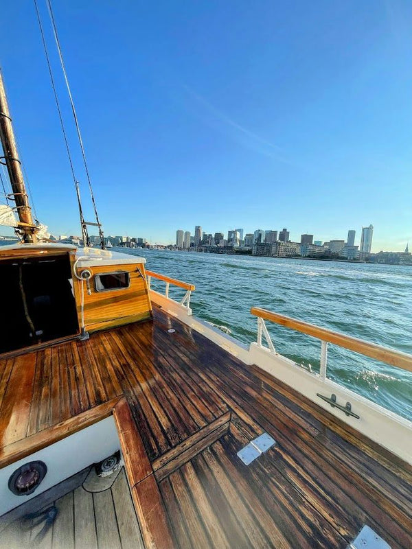sailboat-with-boston-skyline