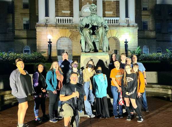 scared-with-lincoln-statue