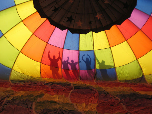 shadows-against-inflating-balloon