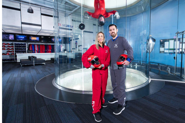 Side-by-side-indoor-skydivers