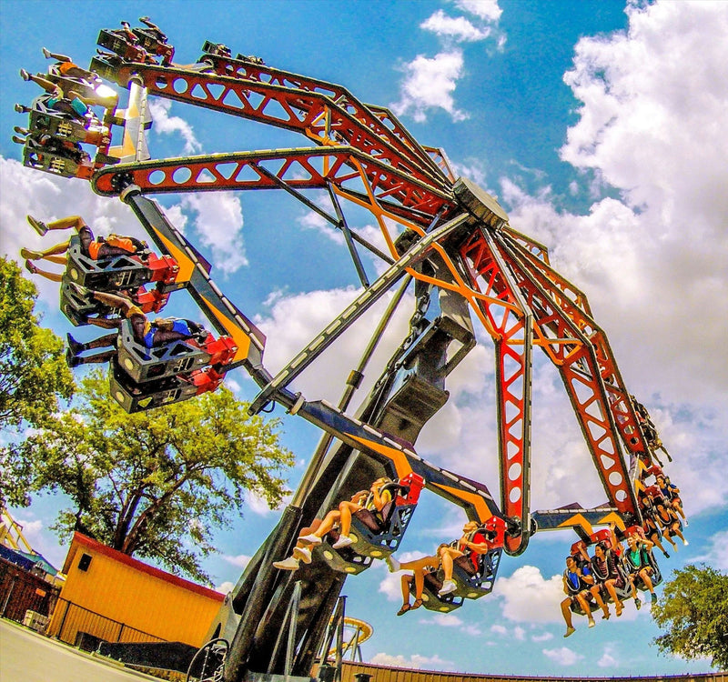 Six_Flags_Over_Texas_(spinning ride).jpg