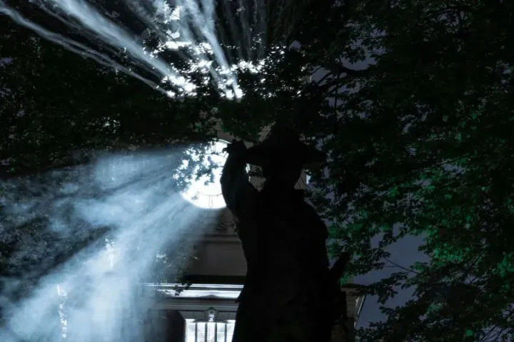 spooky-indepance-hall-picture-with-statue-webp