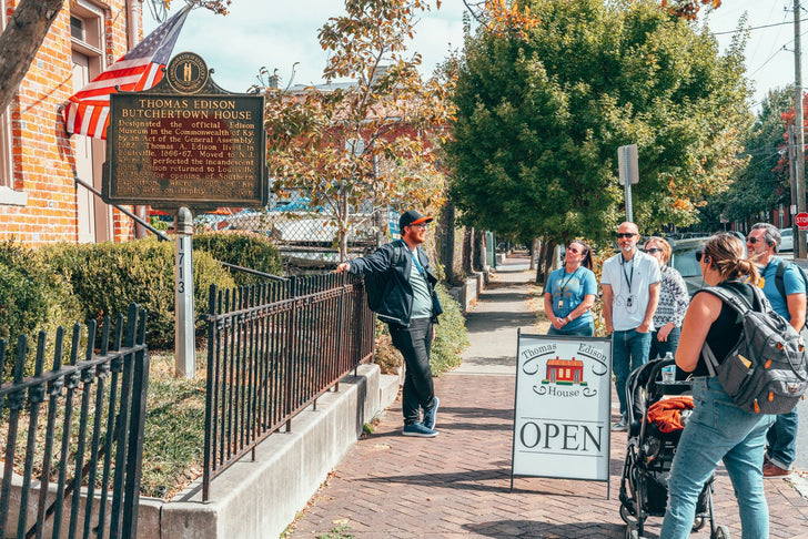Secrets of Louisville Food & History Tour in NuLu