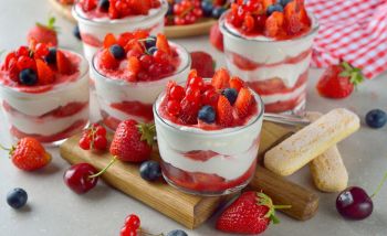 tiramisu-with-fruit