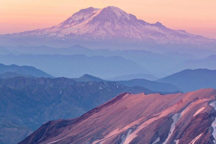 Private Plane Tour of Iconic Mountains
